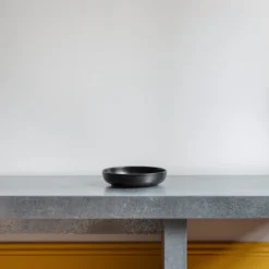 Assiette creuse en grès fin - Réglisse