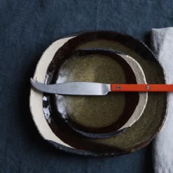Assiette en grès émaillé Wabi - Seidou Kaki