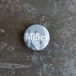 Badge Merci - Montagne Noir & Blanc