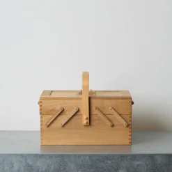 Boite à couture en bois