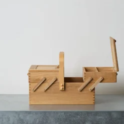 Boite à couture en bois