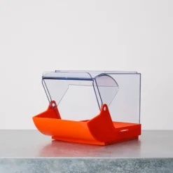 Boîte rouge couvercle