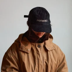 Casquette unisexe brodée Non Merci - Velours Noir