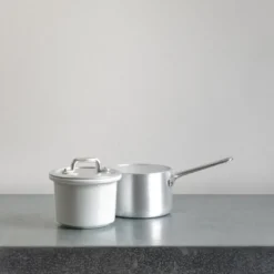 Casserole haute et couvercle en aluminium