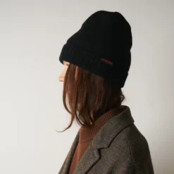 Merci - Bonnet en laine et cachemire - Noir & Rouge