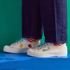 Merci x Richard Scarry x Bensimon - Baskets Romy B79 - Écru