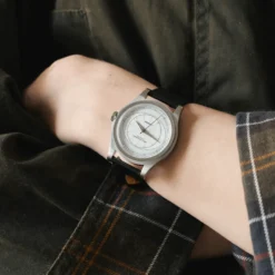 Montre LMM-01 : Scientifique