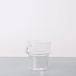Mug empillable en verre profond
