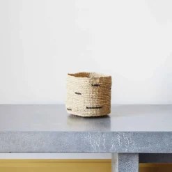 Panier en raphia - Traits Noirs