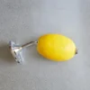 Porte-savon rotatif avec savon au citron