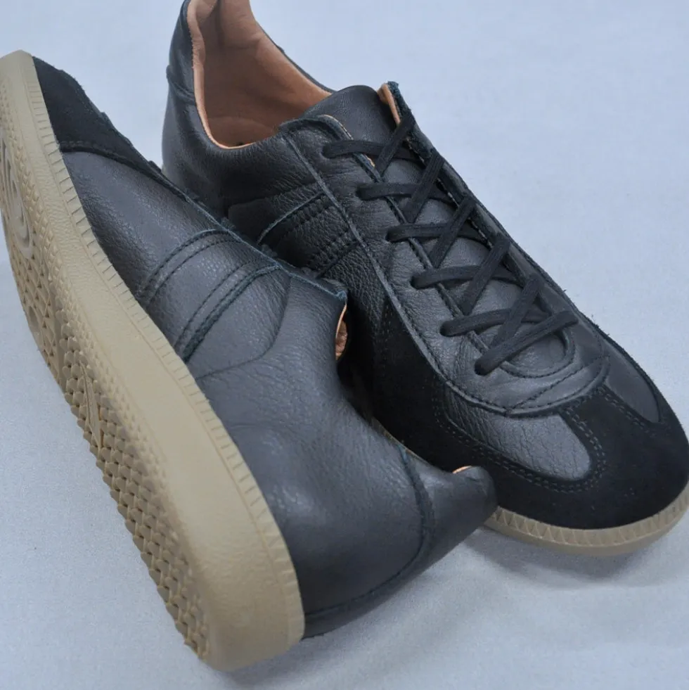 REPRODUCTION OF FOUND - Baskets 1700L - Noir