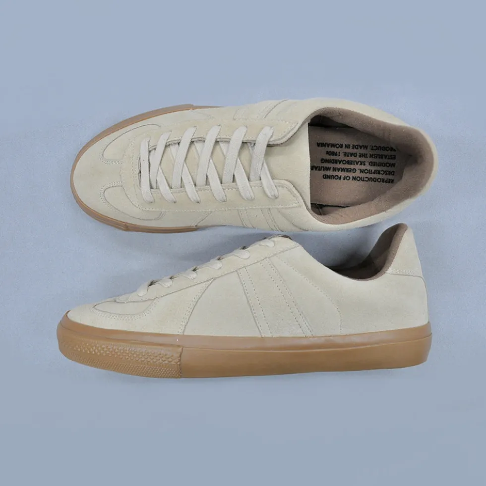 REPRODUCTION OF FOUND - Baskets 4700S - Panna Suede