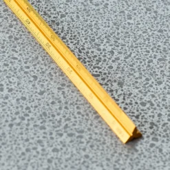 Règle jaune