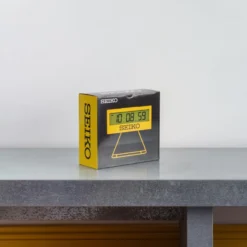 Réveil Seiko affichage digital - Jaune
