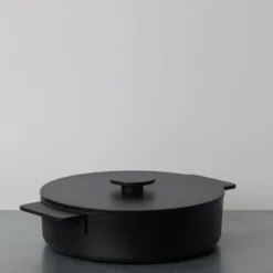 Serax - Marmite en fonte Surface - Noire