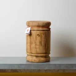 Tabouret en bois massif