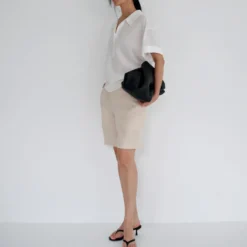 The Loom - Chemise Back Tuck - Beige Clair